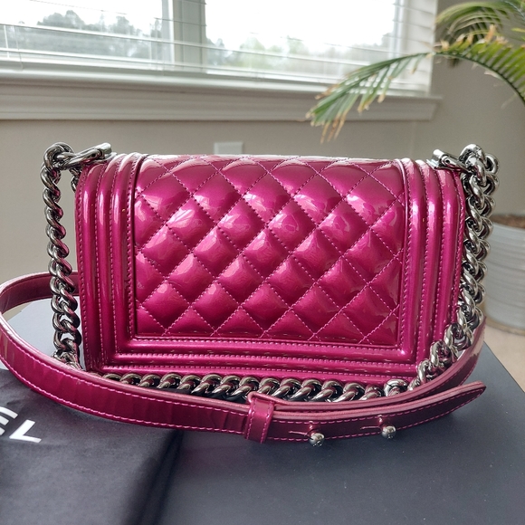 Chanel Patent Mettalic Pink Le Boy Small - Picture 4 of 16